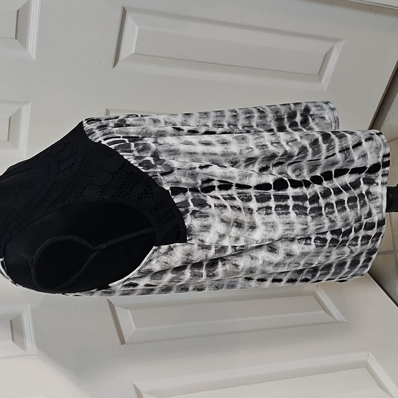 NWOT No Boundaries Black & White Tie Dye Crochet Tank XL Juniors - Picture 5 of 11